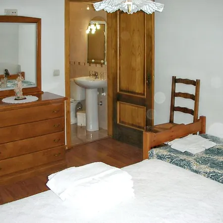 Charming With Mountain View In Pedraca, Pool Villa