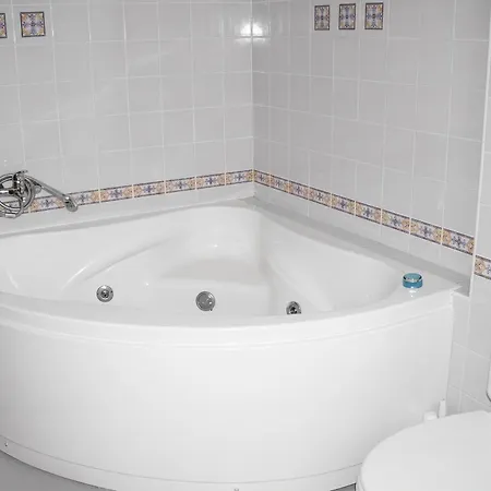 Charming With Mountain View In Pedraca, Pool Villa