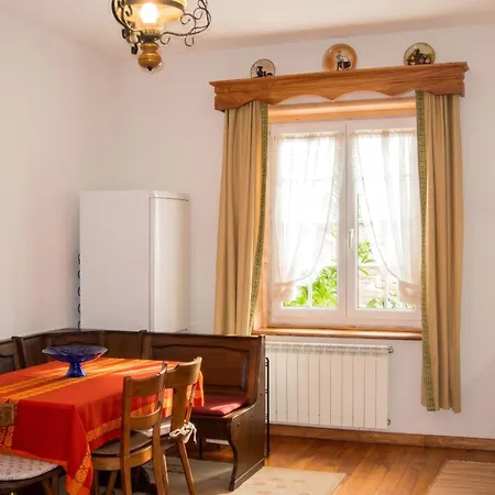 Charming With Mountain View In Pedraca, Pool